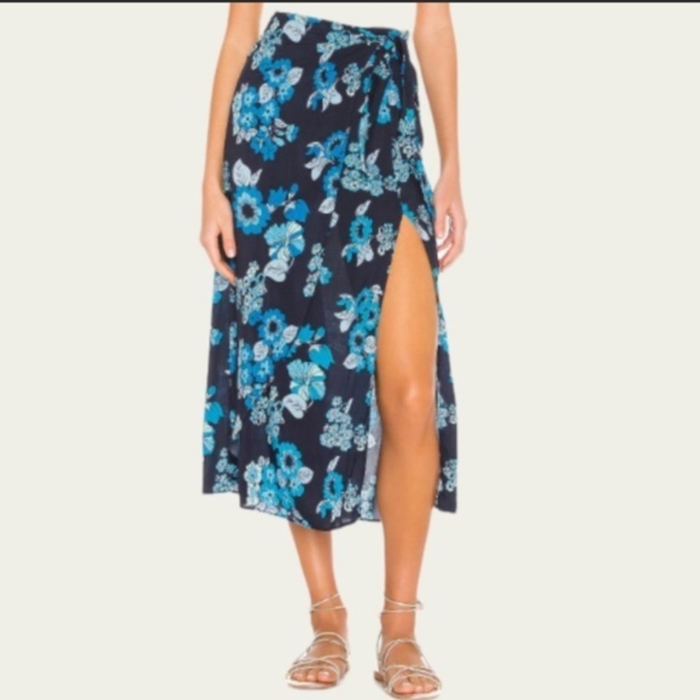 NWOT FREE PEOPLE 6 sarong blue  floral wrap